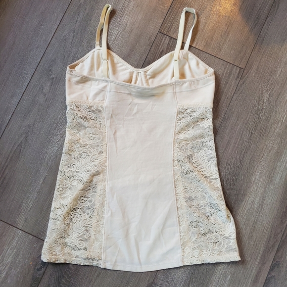 Talula Aritzia White Fitted Lace Spaghetti Strap Tank Top/Camisole, Size Medium - Picture 4 of 4